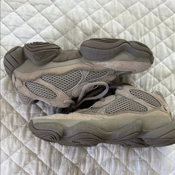 Yeezy Sneakers in Taupe and Gray - Picture 12 of 12